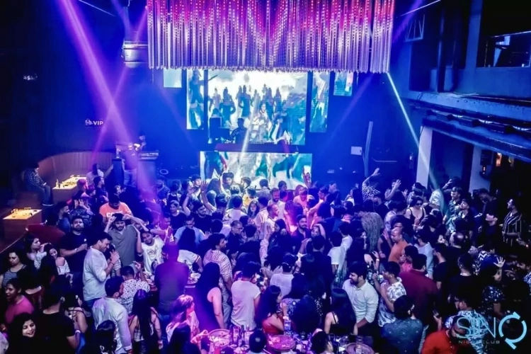 Sinq Night Club